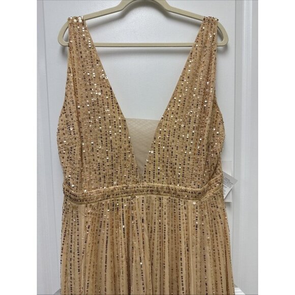 Mac Duggal Size 22 Gold 10700 Deep V-Neck Sequin Gown Maxi Prom Formal dress New - Picture 6 of 14